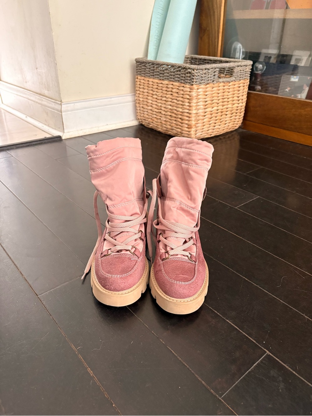 Women’s Pink Lace-Up Casual Boots